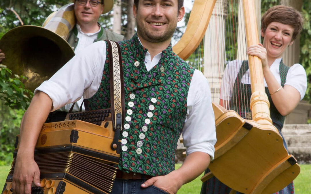 TRIO QUETSCHENDATSCHI